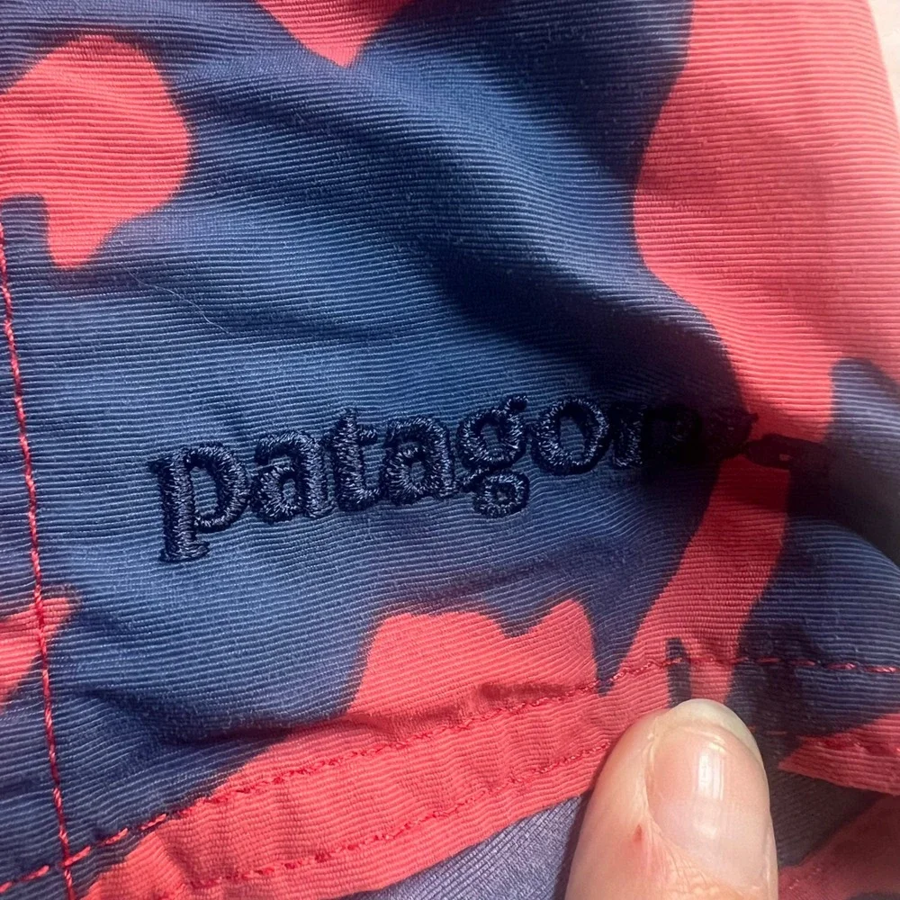Patagonia Men's 32 Board Shorts Red Blue Camo Abstract Swim Trunks